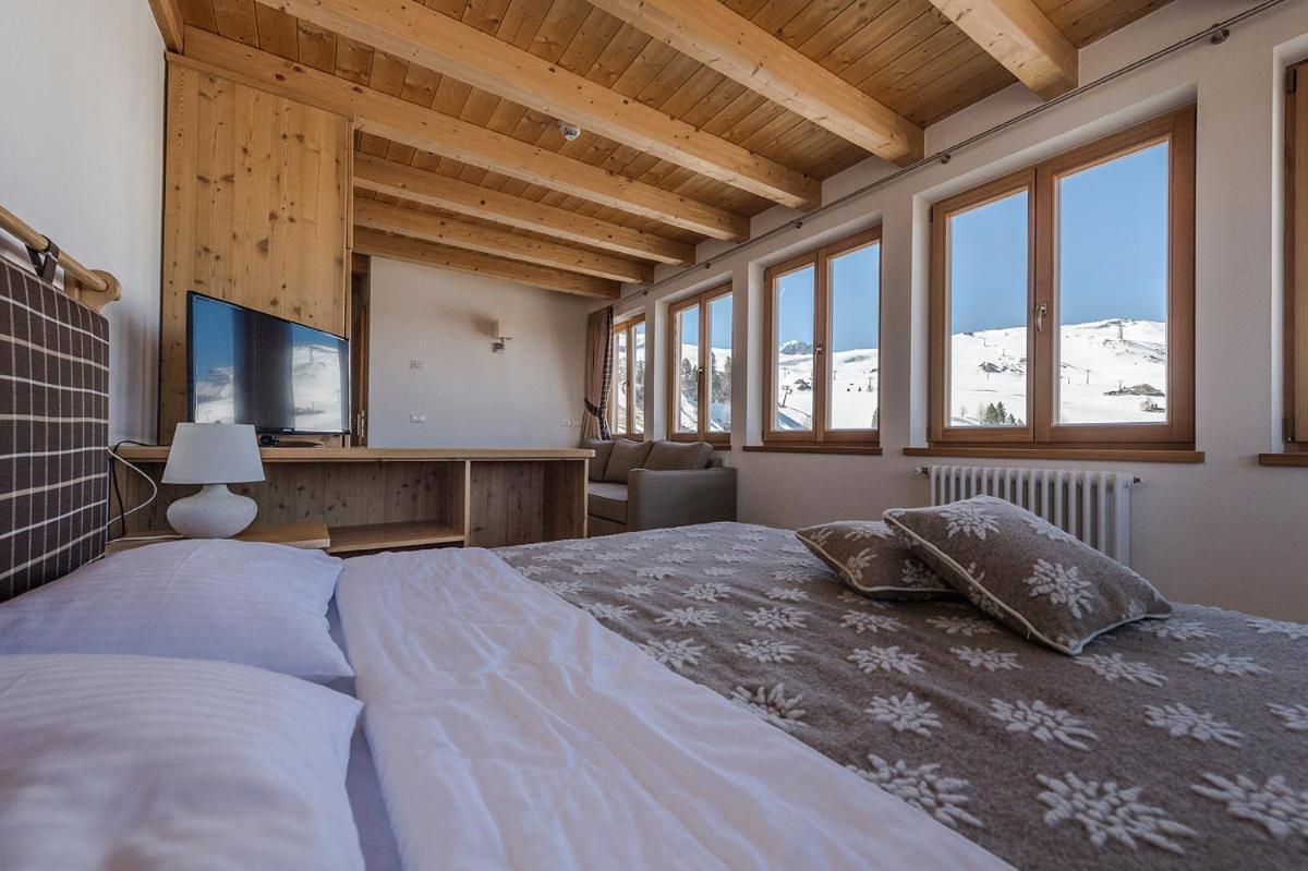 Hotel Pordoi Passo Pordoi Vegetarian Hotel Канацеї Екстер'єр фото